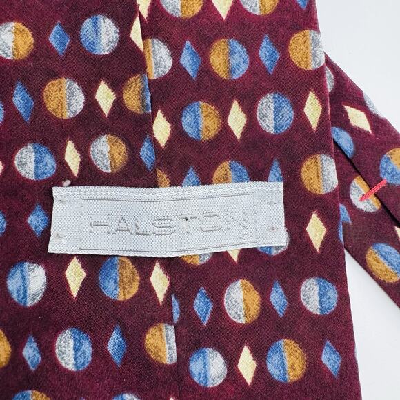 NEW HALSTON GEOMETRIC DESIGN 100% ITALIAN SILK TIE MADE IN USA 3.75 x 57 - Picture 2 of 4